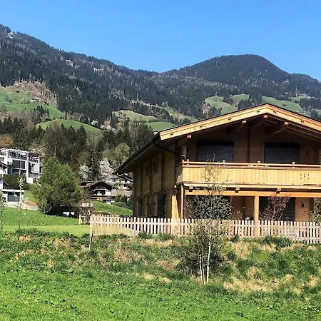 木屋 Cabin In Fuegen With Swimming Pool *