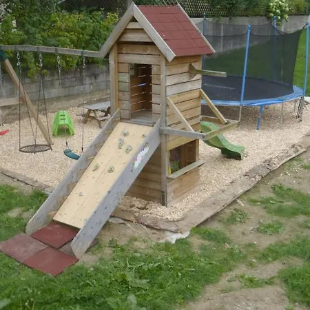Cabin In Fuegen With Swimming Pool 木屋