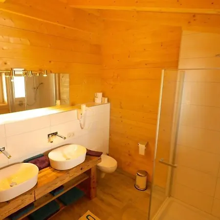 Cabin In Fuegen With Swimming Pool 菲根